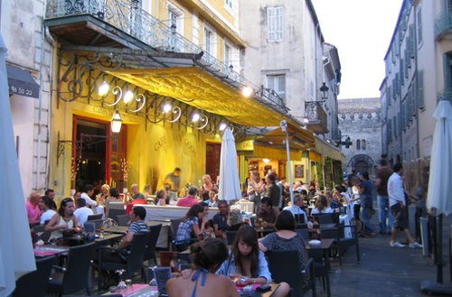 Essen wie Gott in Frankreich - Arles